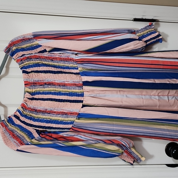 TCEC Dress - Picture 4 of 4